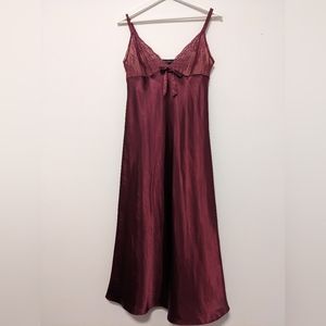 Jones New York Wine Long Nightgown with adjustable spaghetti straps Sz M